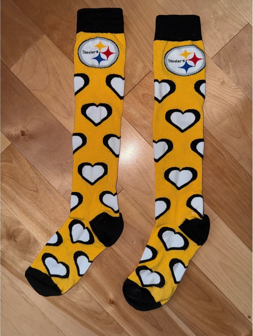Pittsburgh Steelers Knee-High Socks with Heart Pattern in Yellow and Black